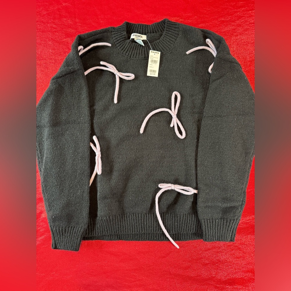 Cozy RSQ Women’s Size Small Black Sweater With Light Pink Bows NWT